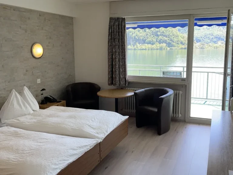 Tresa Bay Hotel Large Zimmer
